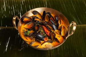 Smażone mule w domowym curry z tajską bazylią